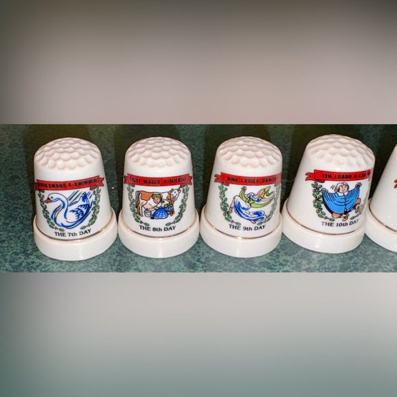 Vintage 12 Days of Christmas Thimble Set - Picture 6 of 9